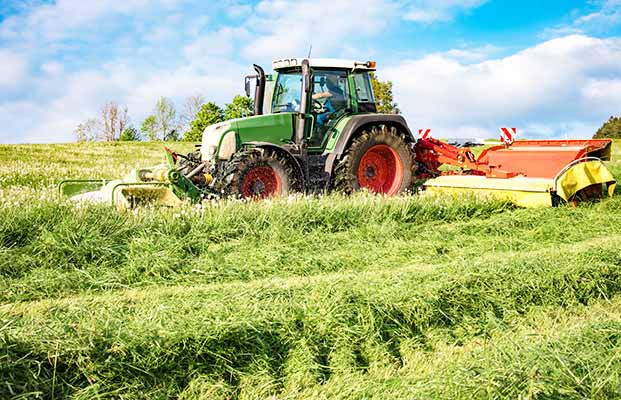 Traktor fahren & Feldarbeiten